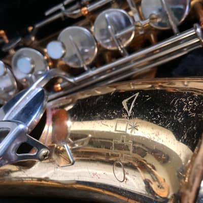 Vito Alto Gold Tone Saxophone with case and accessories image 6