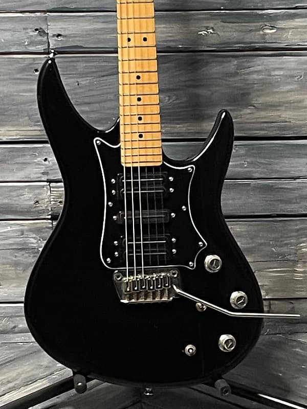 Used Peavey USA Horizon II Electric Guitar with Peavey Case Reverb