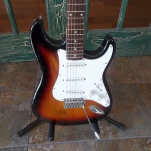 Austin AU 731 Electric Stratocaster Style Guitar with Tremolo in Tobacco Burst image 5