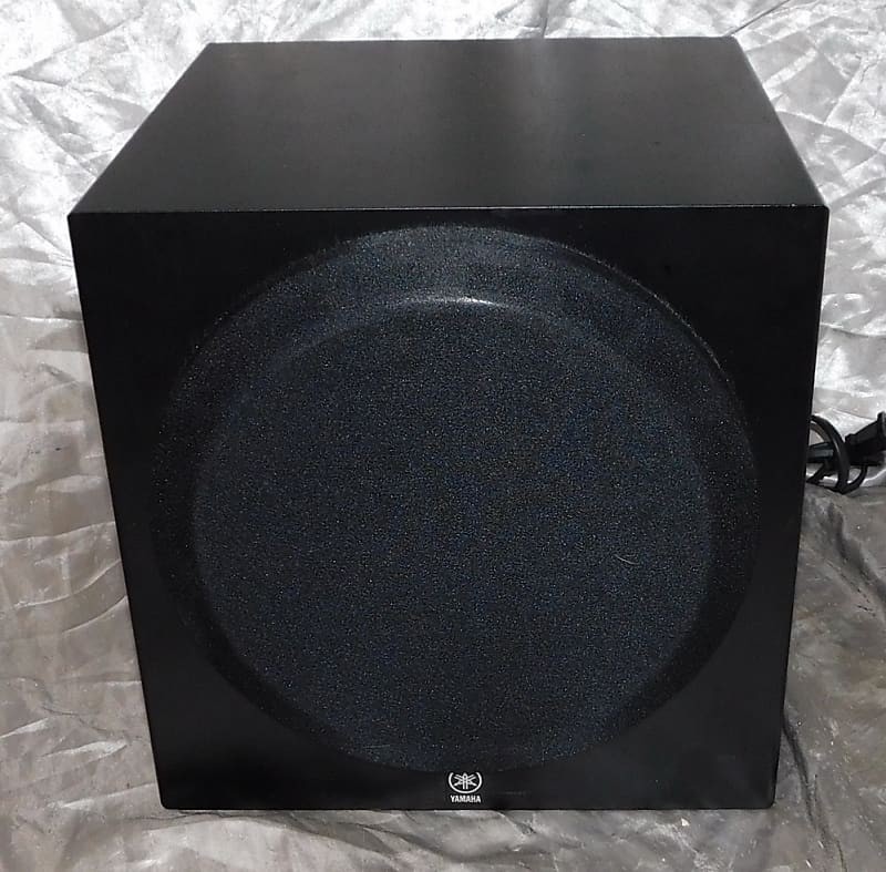 Yamaha YSTSW012 powered subwoofer Reverb