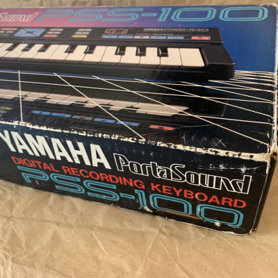 YAMAHA PSS-100 ポータサウンド デジタル録音キーボード テクノ Yamaha PSS-100 Vintage Synthesizer Demo - No Talking - YouTube