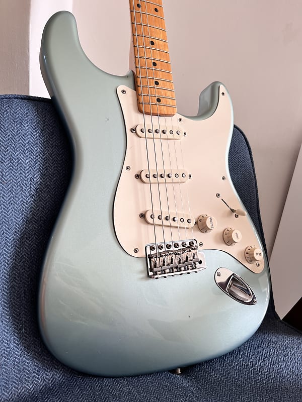 ギター Fender American vintage '57 Stratocaster Fender American Vintage '57 Stratocaster Electric Guitar