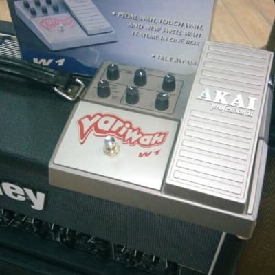 AKAI  Shred-O-matic D1 チューブ　ディストーション Akai D1 Shred-O-Matic Tube Distirtion (Japan) | Reverb