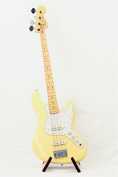 Fender jazz outlet bass cream