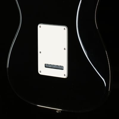 Fender  Player Stratocaster HSS Plus Top, Pau Ferro Fingerboard, Black (025) image 2
