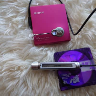 Rare Pink SONY MD Walkman MZ-E710 w dock, battery, remote