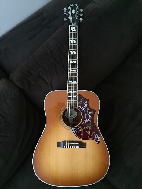 Gibson hummingbird cheap honey burst