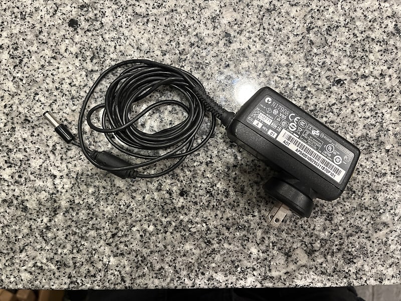 19V Power supply - Delta Electronics ADP-40TH A - Black | Reverb