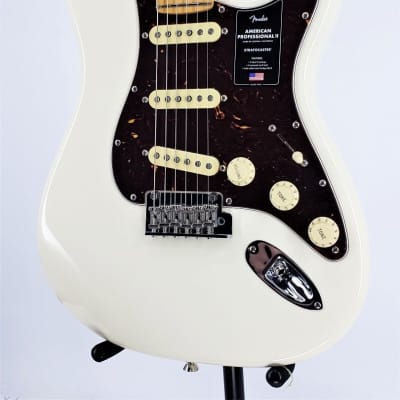 Fender American Professional II Stratocaster Olympic White Ser#US210106754 image 5