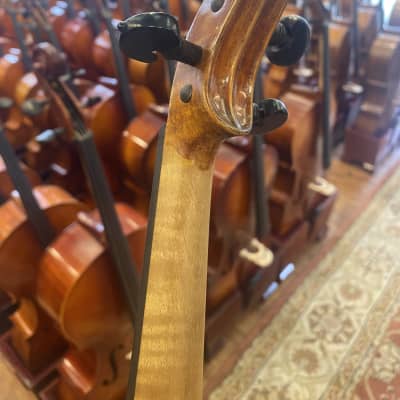 D Z Strad Violin - Model 700 - Light Antique Finish with Dominant Strings, Case, Bow and Rosin (4/4 Full Size) image 6