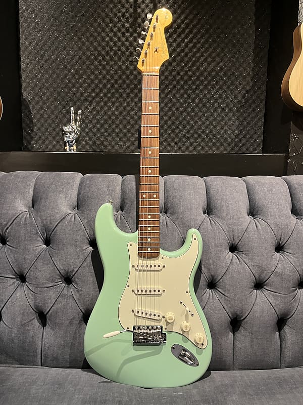 Fender American Vintage '62 Stratocaster | Reverb Canada