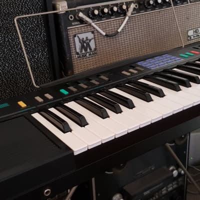 Cutie 80's Yamaha PSR-12 PortaTone Keyboard w/ full-sized keys, original stand image 2