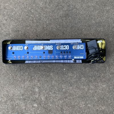 Tech 21 Bass Fly Rig Multi-Effect 2010s - Blue. Electric bass guitar multi effect unit image 7