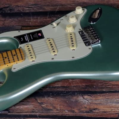 Fender American Professional II Stratocaster with Maple Fretboard & Fender Deluxe Molded Case plus all case candy 2023 Model in Mystic Surf Green image 4