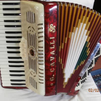 Vintage G. Cavalli 120 bass piano accordion 1970-1980 red and cream marble image 11