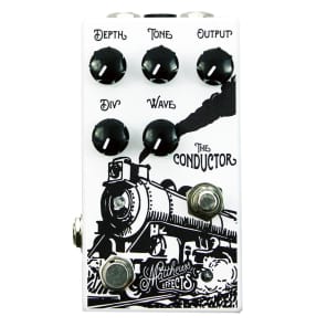 【超美品】Matthews Effects The Conductor トレモロ Matthews Effects The Conductor - 5つの波形を選択し、様々な