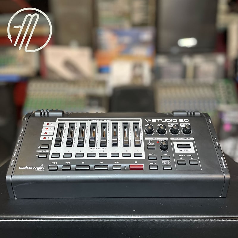 Roland - V-STUDIO 20 | Audio Interface/Control Surface with