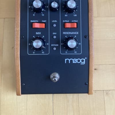 ギター Mooger fooger MF-101WH low pass filter Moog Moogerfooger MF-101 Lowpass Filter Pedal | Sweetwater