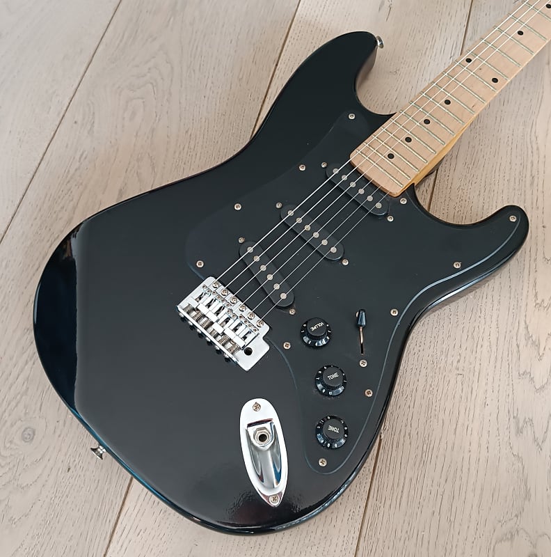 Sunn Fender Mustang Stratocaster 1980s - Black image 1