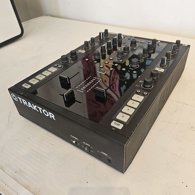 美しい DJ機器 INSTRUMENTS NATIVE / Z2 KONTROL TRAKTOR DJ機器