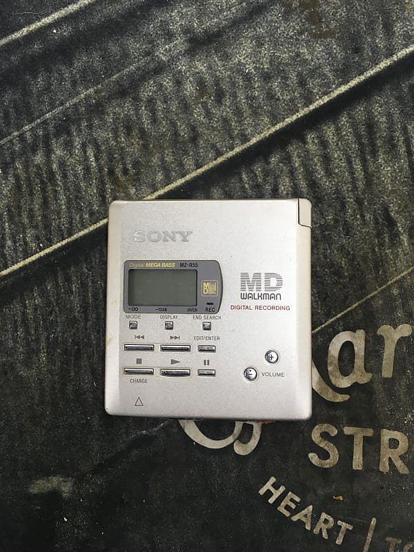 Sony MZ-R55 Portable Minidisc Recorder 1999 - Silver  			