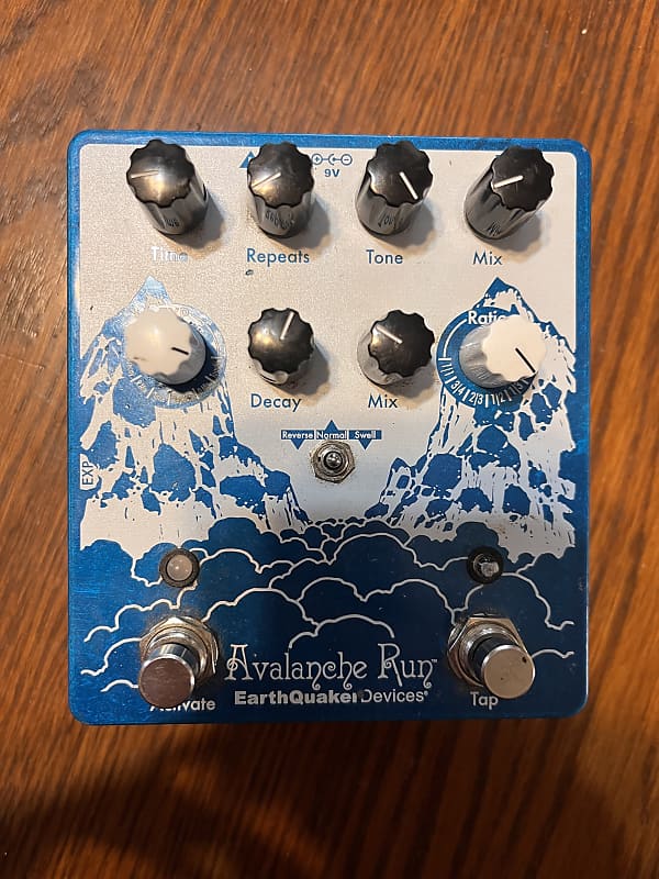 EarthQuaker Devices Avalanche Run Stereo Reverb & Delay with Tap Tempo V2