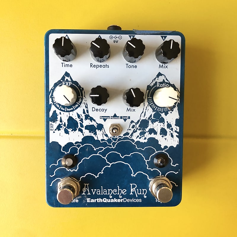 EarthQuaker Devices Avalanche Run Stereo Reverb & Delay with Tap Tempo V2