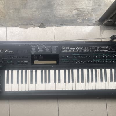 Yamaha DX7IIFD 16-Voice Synthesizer