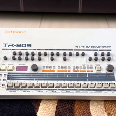 Roland TR-909 Rhythm Composer Drum Machine (✅ Serviced!)