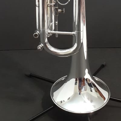 Getzen Eterna 770 Select Trumpet ,2 Mutes, 2 Mouthpieces & Case Silver image 8