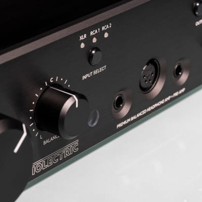 Violectric HPA V550 Pro Desktop Headphone Amplifier and Preamp