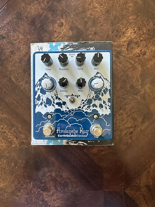 EarthQuaker Devices Avalanche Run Stereo Reverb & Delay with Tap Tempo V2