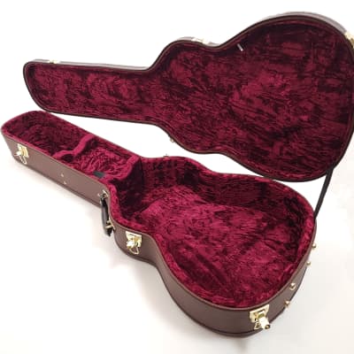 Douglas AGC 450 Renaissance Case For Extended Scale Dreadnought
