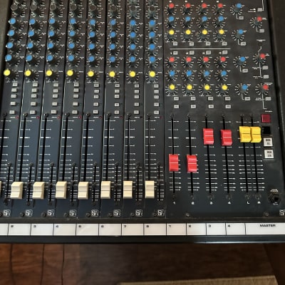 Soundcraft Series 200B 8-Channel 4-Bus Mixing Console 1980s - Black image 3