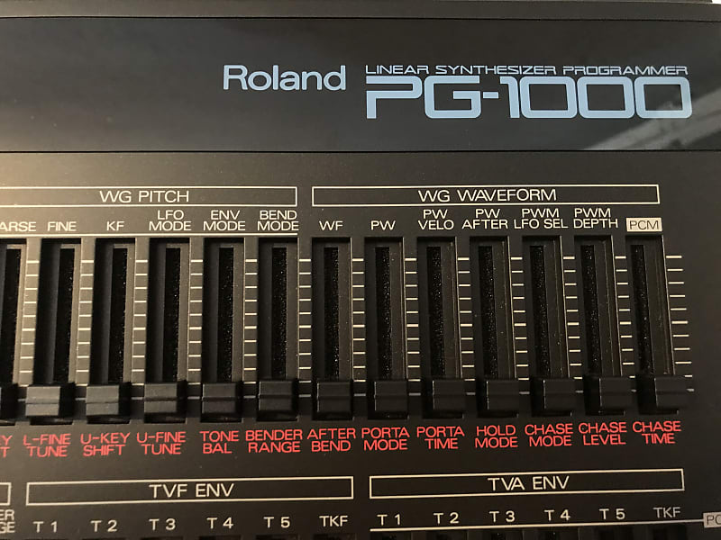 Roland PG-1000 Linear Synthesizer Programmer Mint with box and manuals