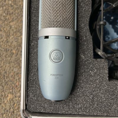 AKG Perception 220 Condenser Microphone with Case and Shock Mount image 2