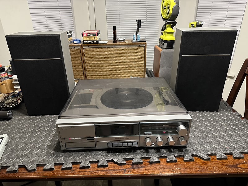 Jc Penney Home Stereo 1980 am/fm 8track record player wirh a store casette recorders a