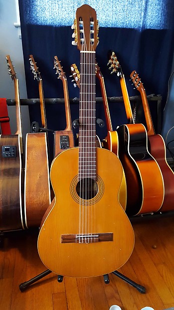 Raimundo 106 classical clearance guitar