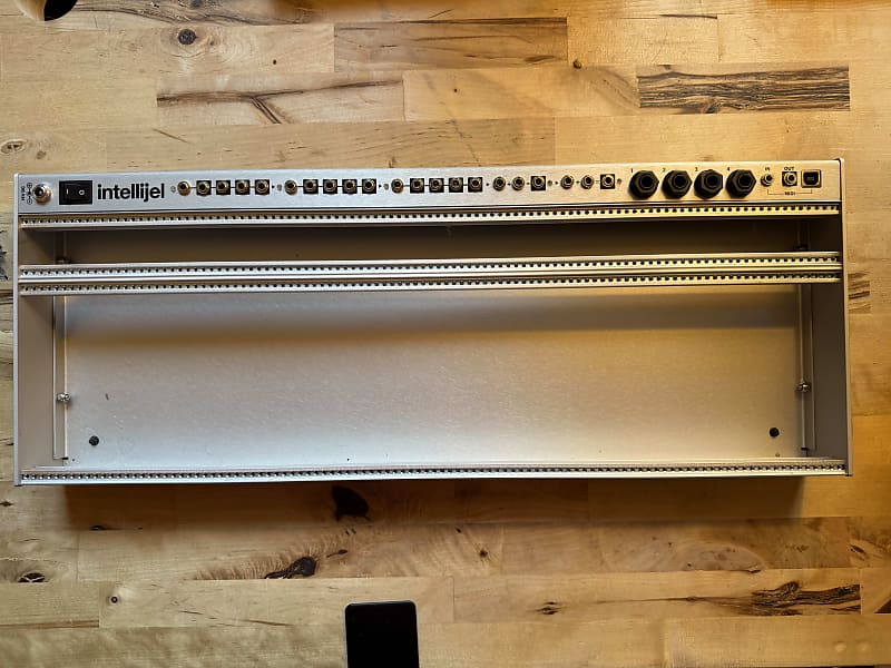Intellijel 4U 104HP Palette Case