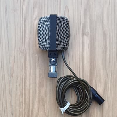 AKG D12 Cardioid Dynamic Microphone | Reverb
