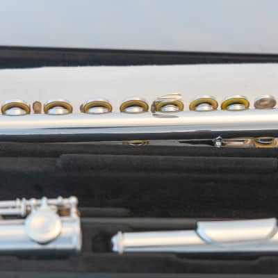 Yamaha YFL-281 Open-Hole Intermediate Flute *Cleaned & Serviced *Ready to Play image 12