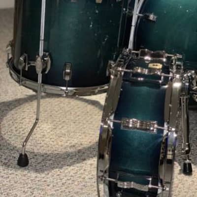 Ludwig-  Classic Maple  2018 Aqua Burst Complete Kit w/ snare image 6