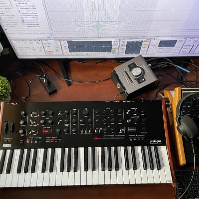 Korg Prologue 8 Polyphonic 49-Key 8-Voice Analog Synthesizer