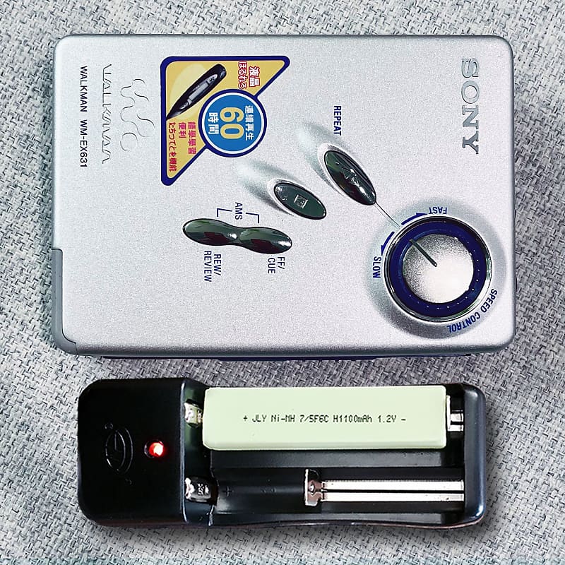 Sony EX631 Walkman Cassette Player, Near Mint Silver, Working ! image 1