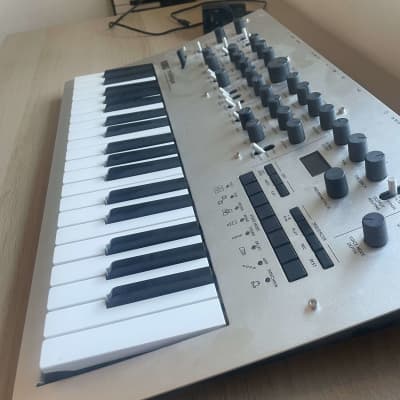 Korg Minilogue 4-voice Analog Polyphonic Synthesizer | Reverb UK Korg Minilogue 4-voice Analog Polyphonic Synthesizer | Reverb UK