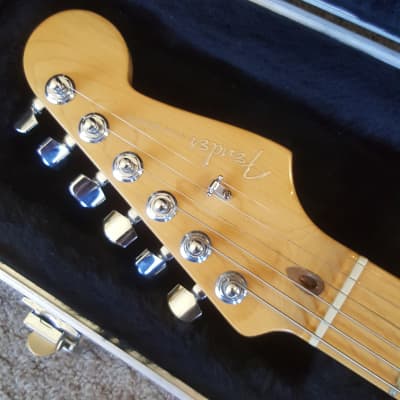 Fender American Deluxe Stratocaster 2000 Sunburst image 6