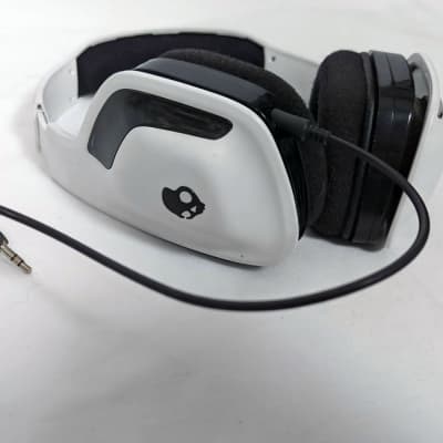 Immagine Skullcandy SLYR Wired Gaming Headset with Mic in White/Black - 4