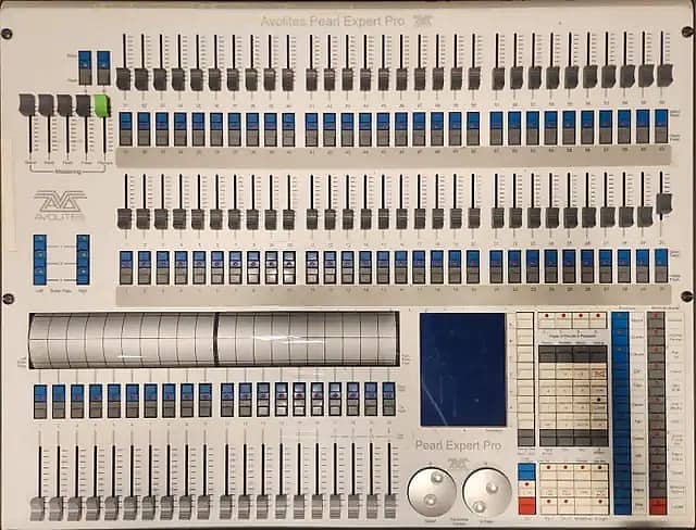 Avolites Pearl Expert Pro W/Side Monitor/Flight Case 2000s image 1