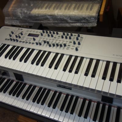 Novation X-Station 49-Key 8-Voice Synthesizer with USB Interface 2009 Silver + original full manual