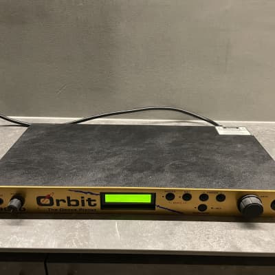E-MU Systems Orbit 9090 V1 'The Dance Planet' Rackmount 32-Voice Synthesizer 1996 - Yellow